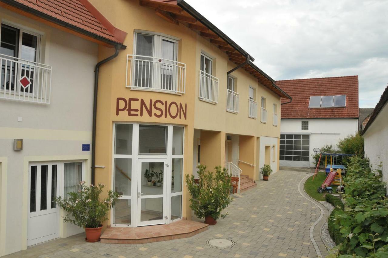 Pension Schloegl Lutzmannsburg Bagian luar foto